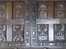 Atelier - fumoir : dtails d'une composition monumentale fabrique  partir de coffres et de pieds de table