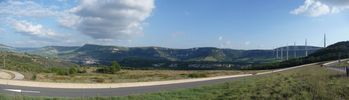 la valle du Tarn prs de Millau et le viaduc ponyme