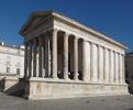 la Maison Carre, temple romain hexastyle (6 colonnes en faade) ddi  Auguste