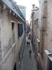 l'troite rue Crosera face  l'htel Ca' Foscari