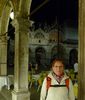 Annetta sous les arcades de la place San Marco et devant la basilique ponyme (fin)