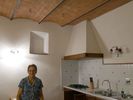 la cuisine a son plafond carcactristique.