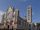 le Duomo et ses bandes de marbre claires et sombres