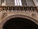 srie de papes, il y en a en tout 171 dans le Duomo.