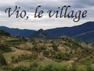 sur le plateau jouxtant le canyon, le village Vio est quasi abandonn.