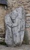 bas-relief au coin d'une rue