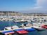 Le port de plaisance de Morgat, commune de Crozon. On distingue au loin la pointe des Grottes.