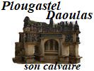 Le calvaire de Plougastel-Daoulas. Remarquer l'escalier  gauche, il permettait d'accder  une plate-forme centrale o s'installait le prdicateur.