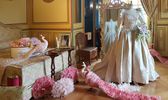 Chambre des mariés : robe de la marquise de Vibraye (1994)