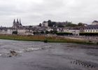 Depuis le pont Jacques Gabriel (son architecte), vue sur le château et l’église St Nicolas