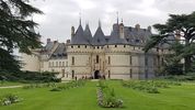 Catherine de Médicis, Diane de Poitiers, des membres de la famille de Broglie, y ont vécu.